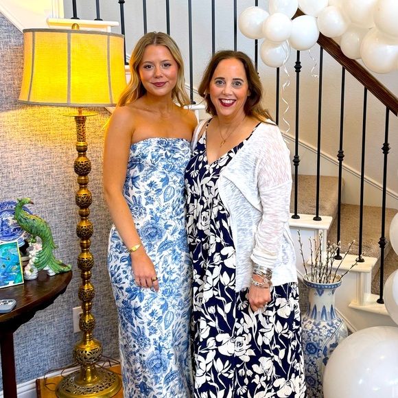 Meet your Posher, Liz - Picture 1 of 1